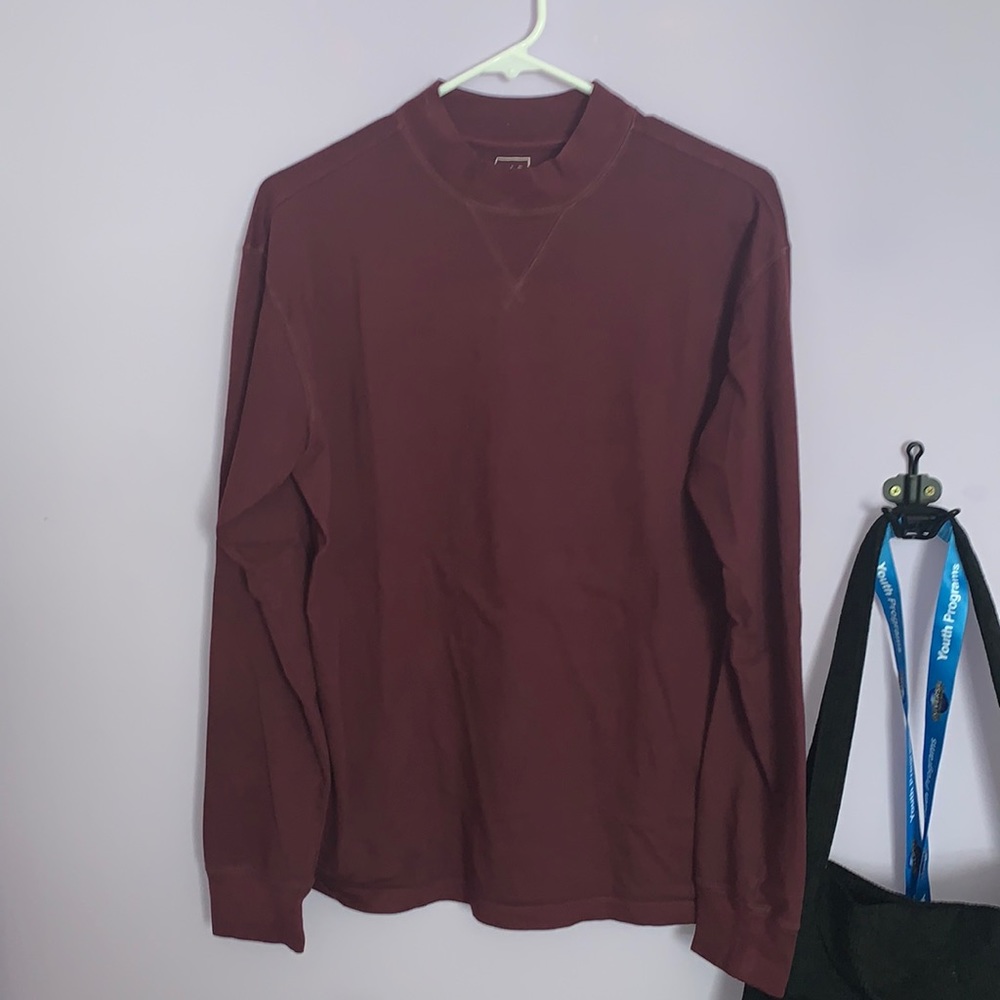GAP burgendy mock neck